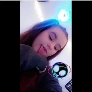 Meet your Posher, Chloe